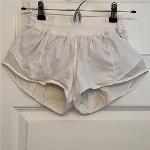 LULULEMON hotty hot short 2.5